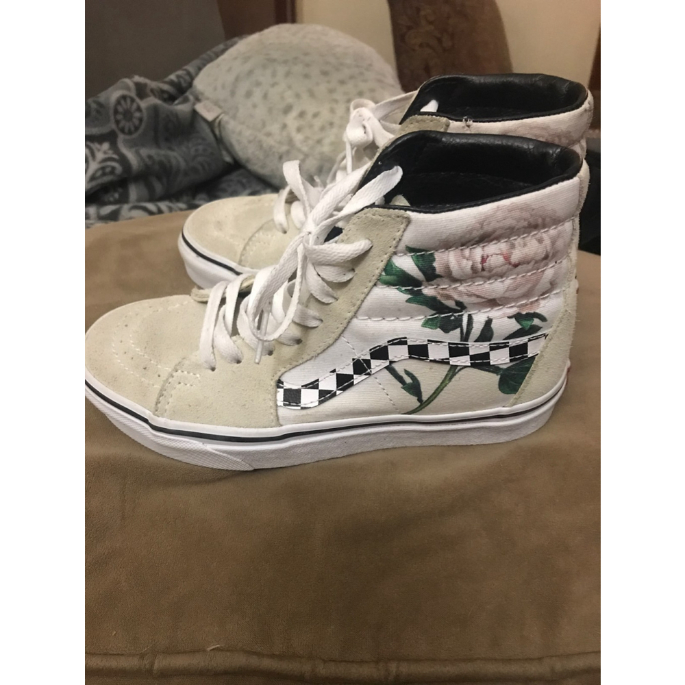 Vans - Picture 5 of 9